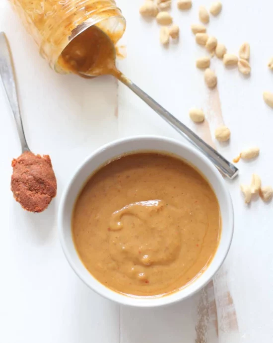 sos z orzeszków ziemnych